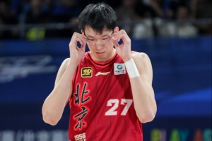 百家乐官网-定海神针！媒体人：周琦的作用是数据完全体现不出来的