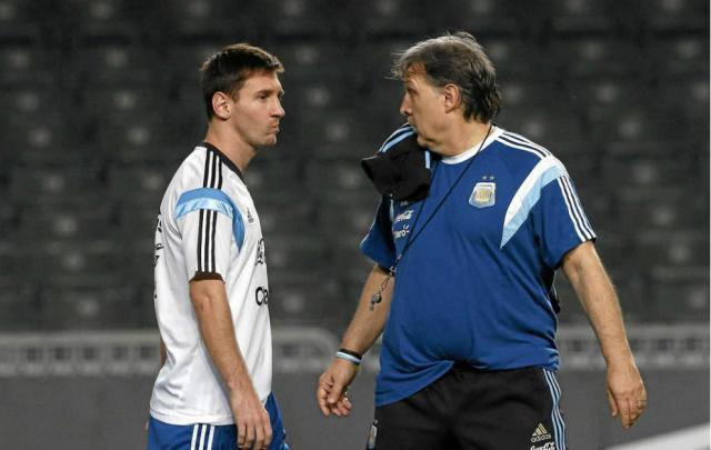 1648979699726066743.jpg 44.jpg